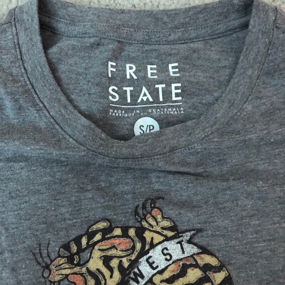 Cute Aeropostale tiger shirt! - Picture 3 of 4